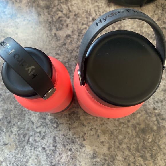 Hydroflask bundle - Picture 2 of 2